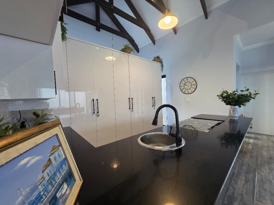 2 Bedroom Property for Sale in Outeniquasbosch Western Cape